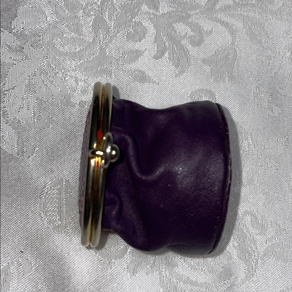 Vintage 1950’s Neiman Marcus Purple Collapsible Coin Purse with Gold Accents - Picture 2 of 6